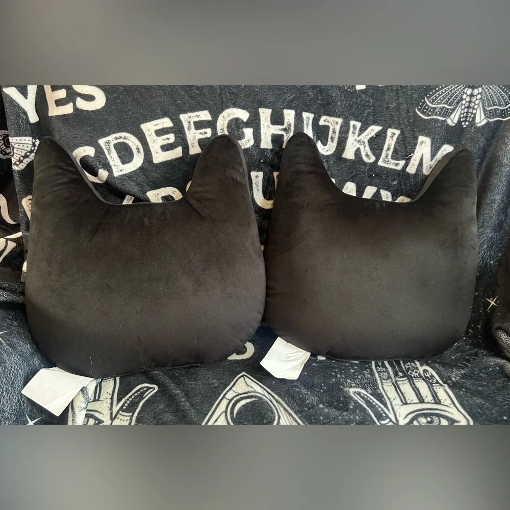 NWT VIRAL Sparkles Home Halloween Glittery Black Sequin Cat Pillow Set Sparkly